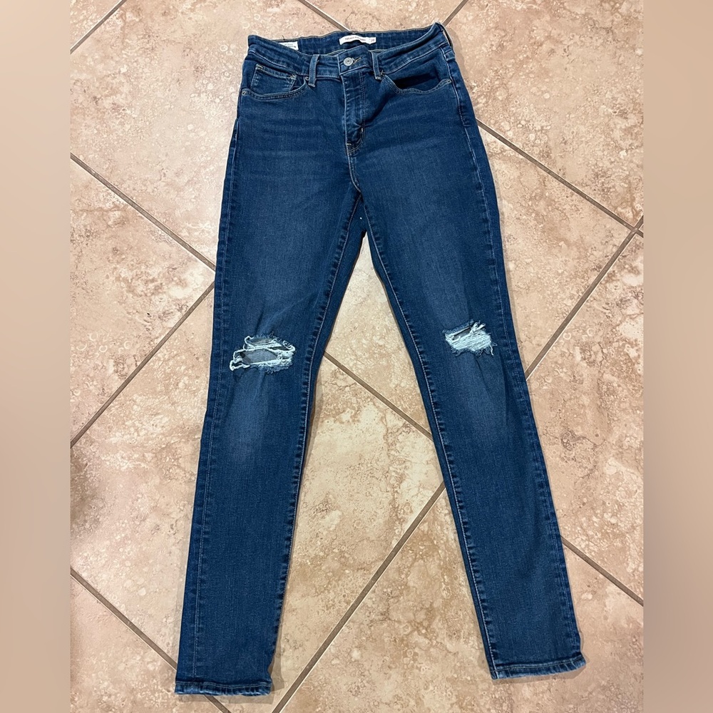 Levi High Rise Skinny Jeans